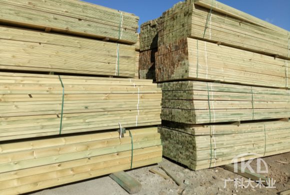 制作防腐木地板的防腐木材料